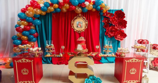 Beautiful Mess Balloon Arch